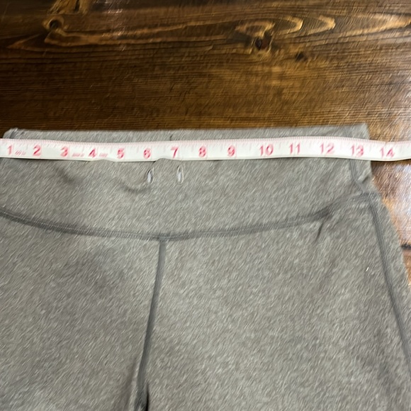 ❤️SOLD❤️Lululemon Relaxed Fit Crop 11 in Heathered Wren Pant - Picture 6 of 10